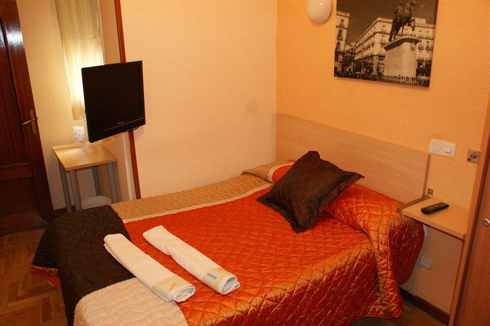 Hostal Rias Bajas Madrid Eksteriør bilde